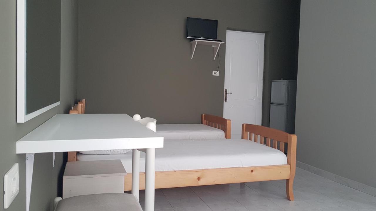 Aralis Rooms Sarande Exterior photo